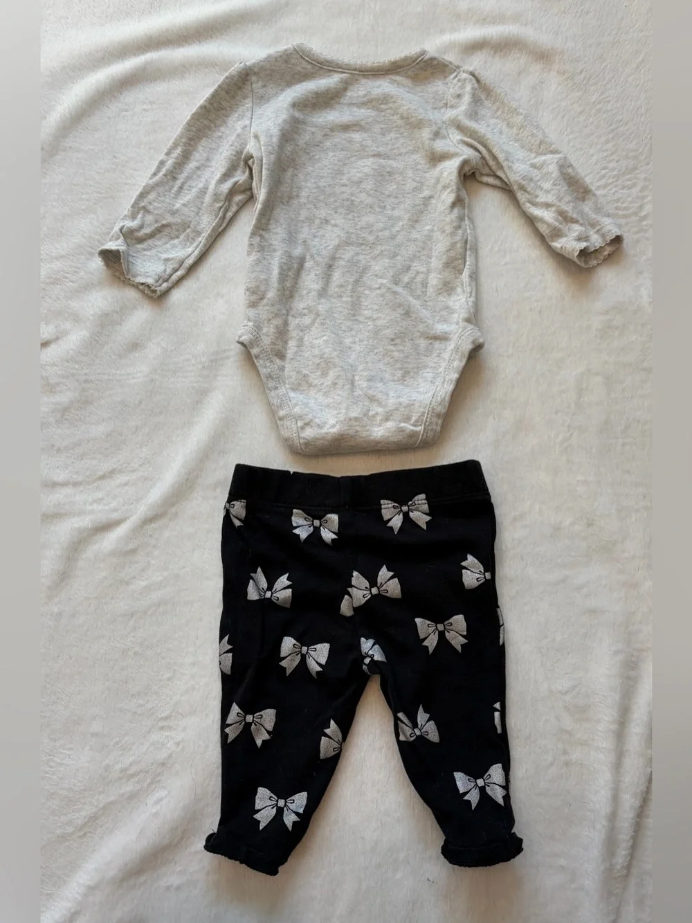 Carters Baby Long-Sleeve Bodysuit and Bow Print Pants Set - Gray & Black
